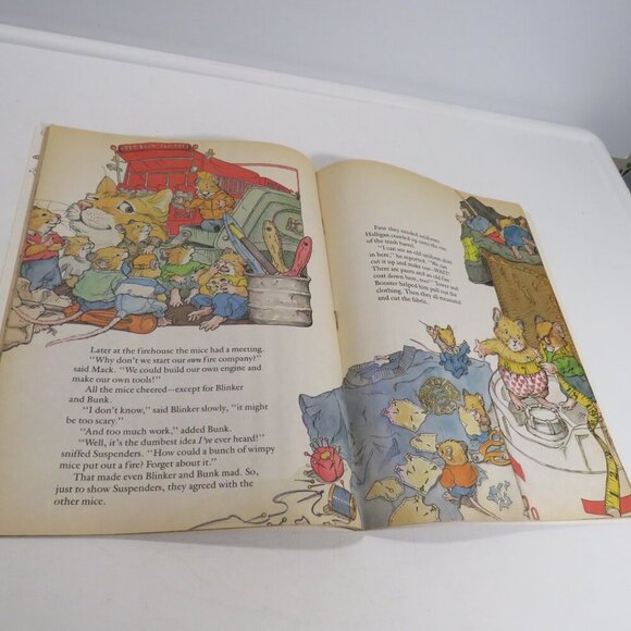 Firemouse 1980s (Old Thin Pages)Weekly Reader Paper Back Firefighter - Picture 8 of 14